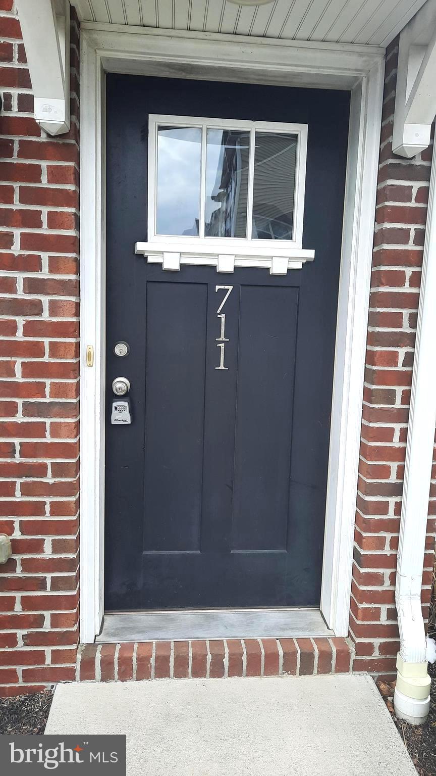 711 ADMIRALS QUAY DR