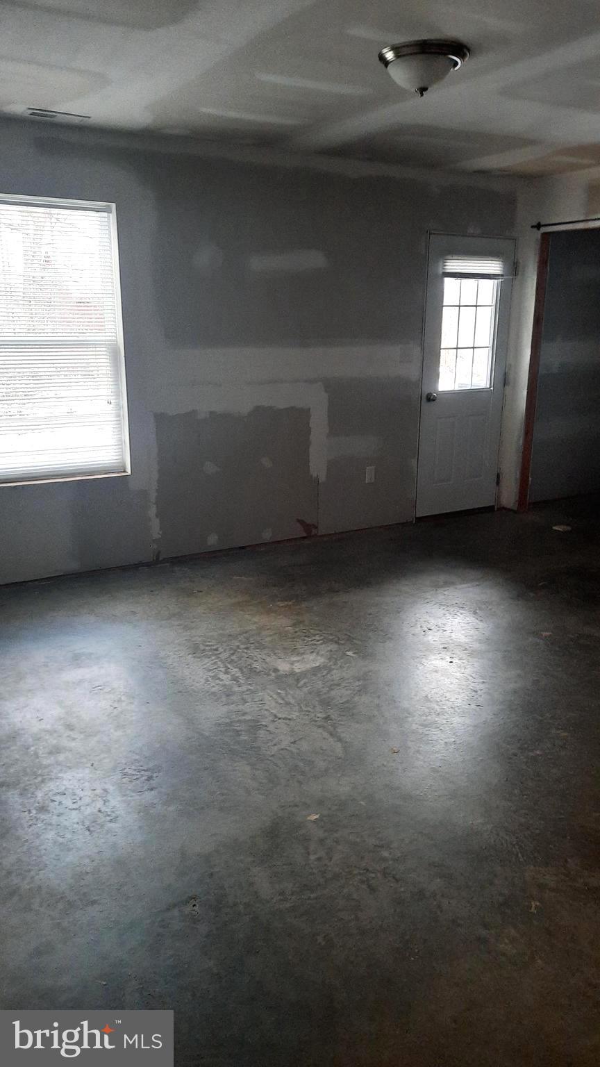 711 ADMIRALS QUAY DR