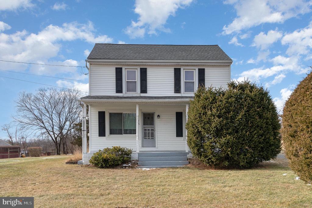 16 Peacock Dr