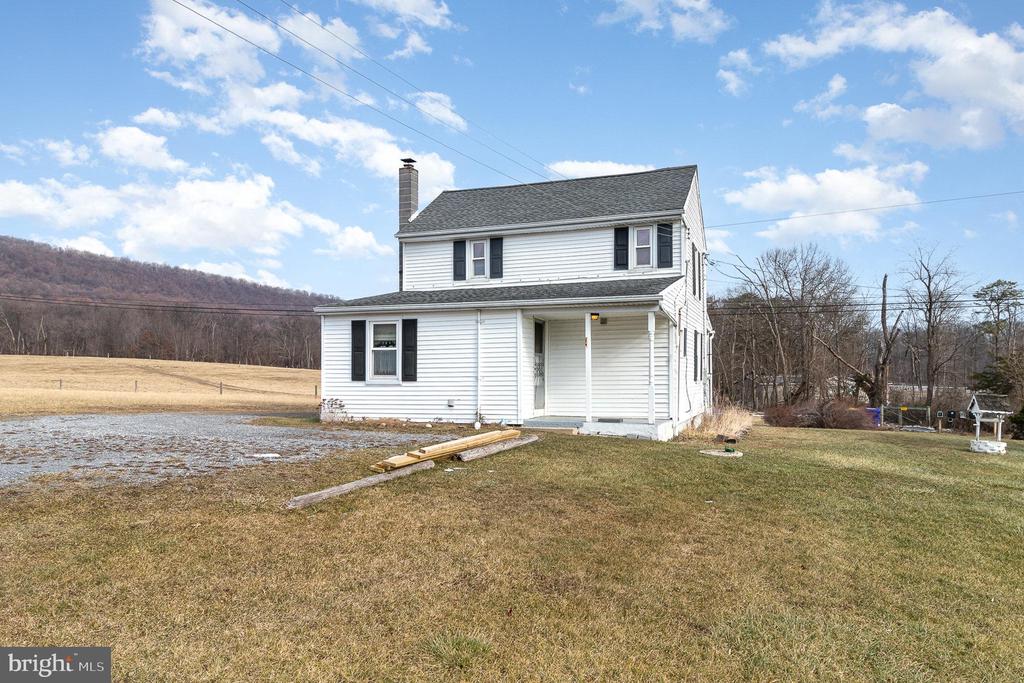 16 Peacock Dr
