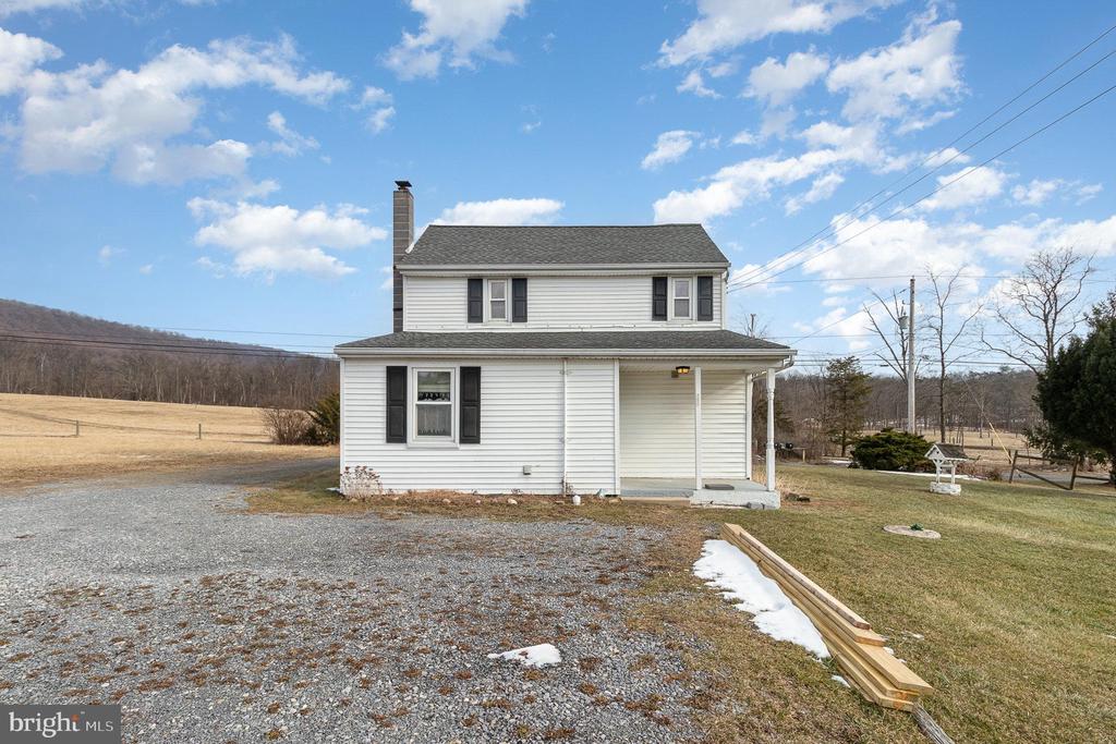 16 Peacock Dr