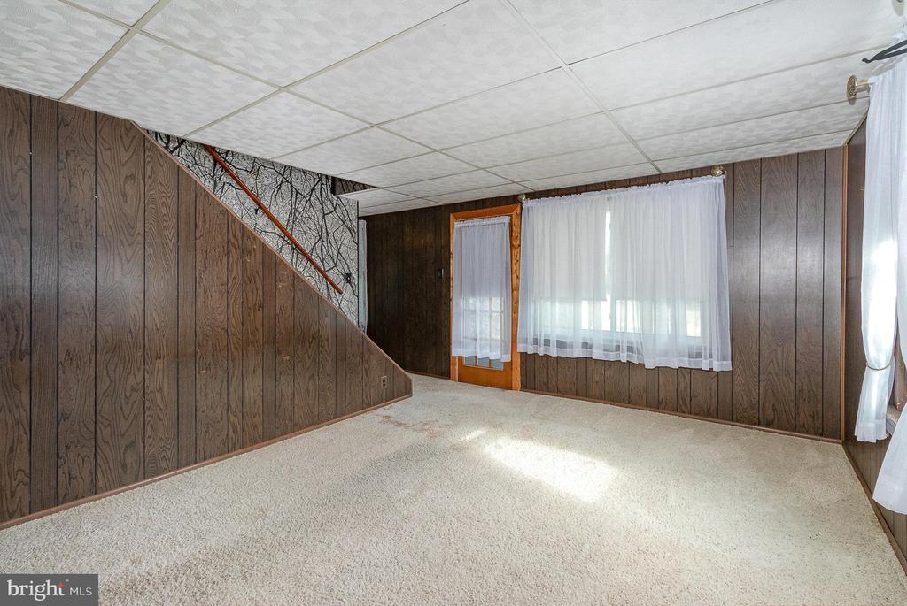 16 Peacock Dr