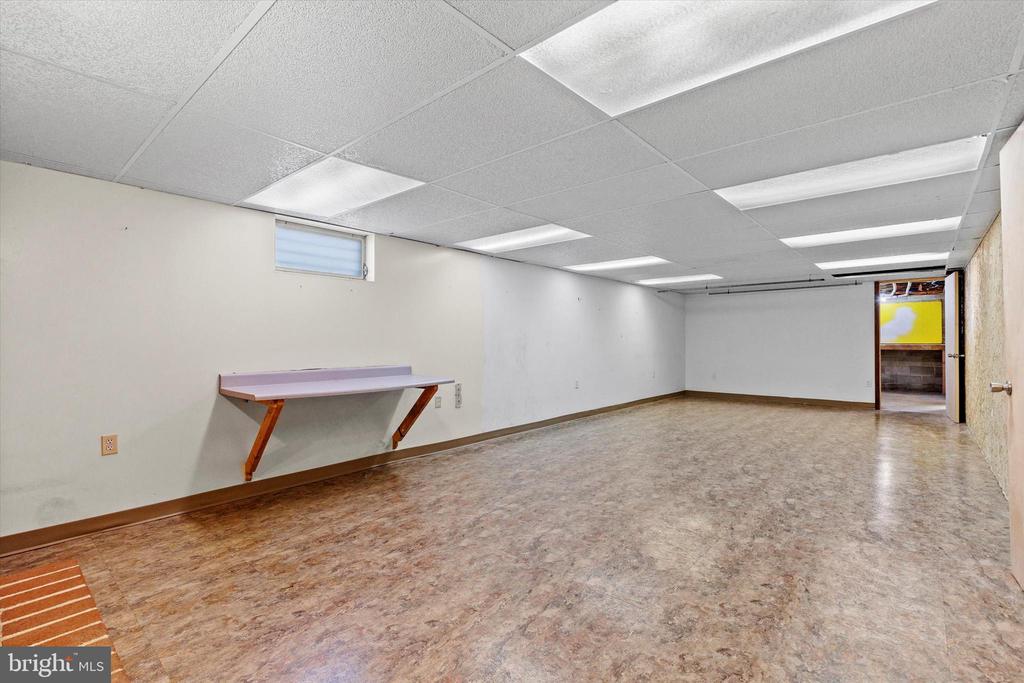330 N Middlesex Rd