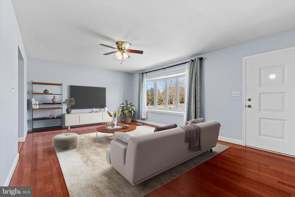 330 N Middlesex Rd