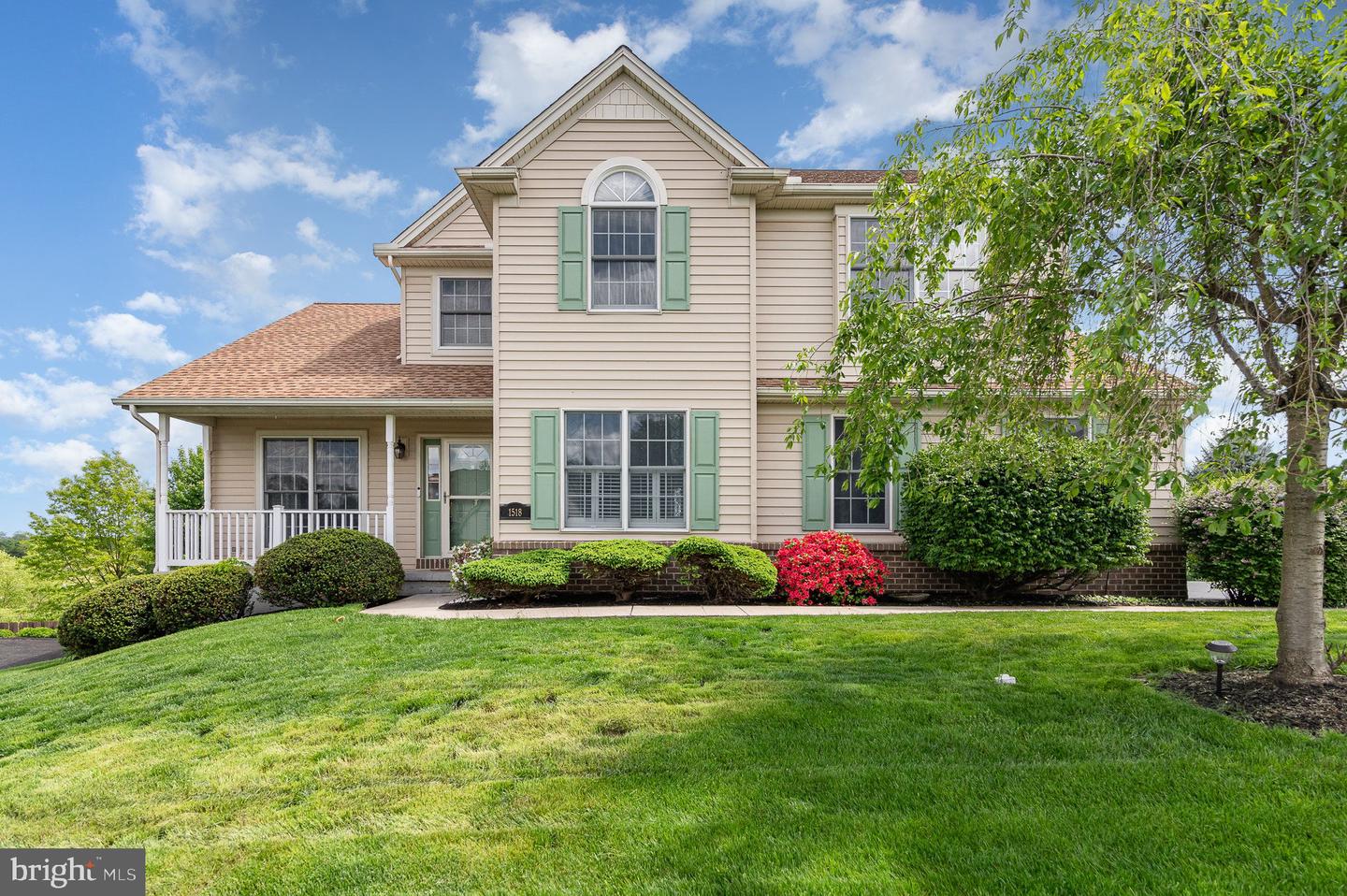 1518 Inverness Dr