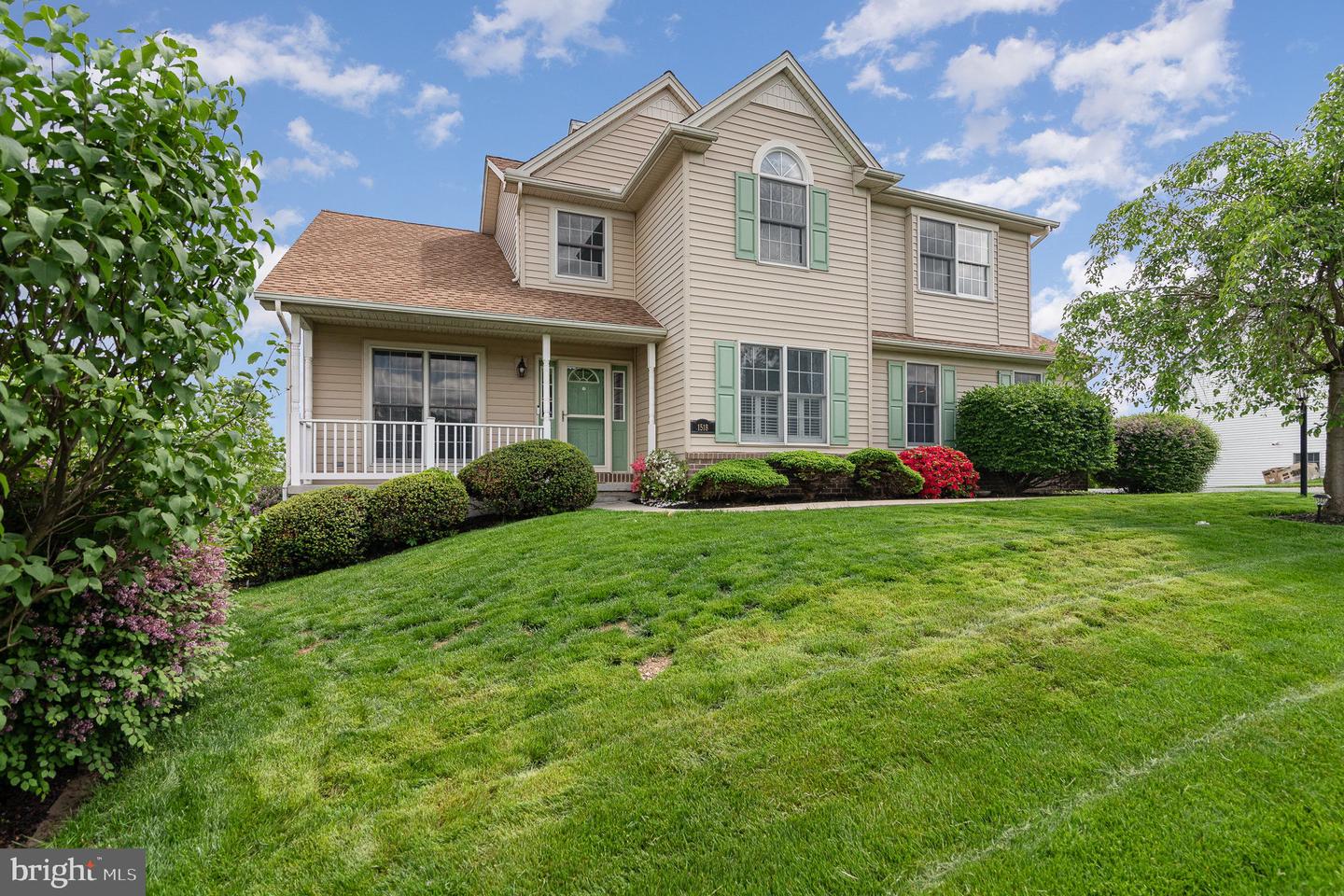 1518 Inverness Dr