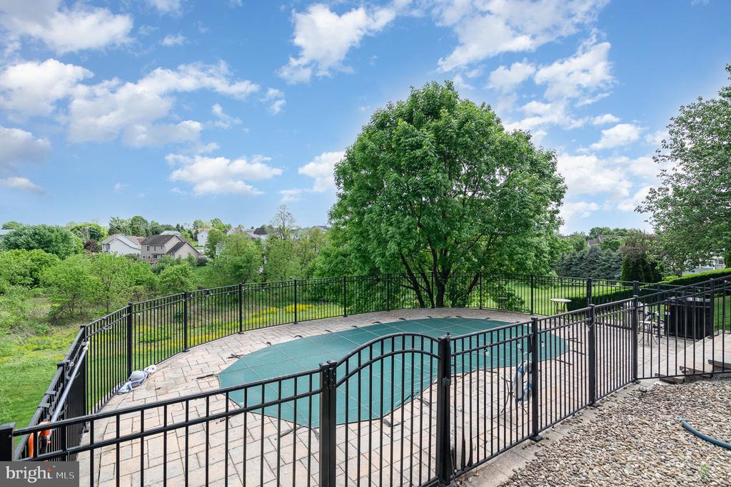 1518 Inverness Dr