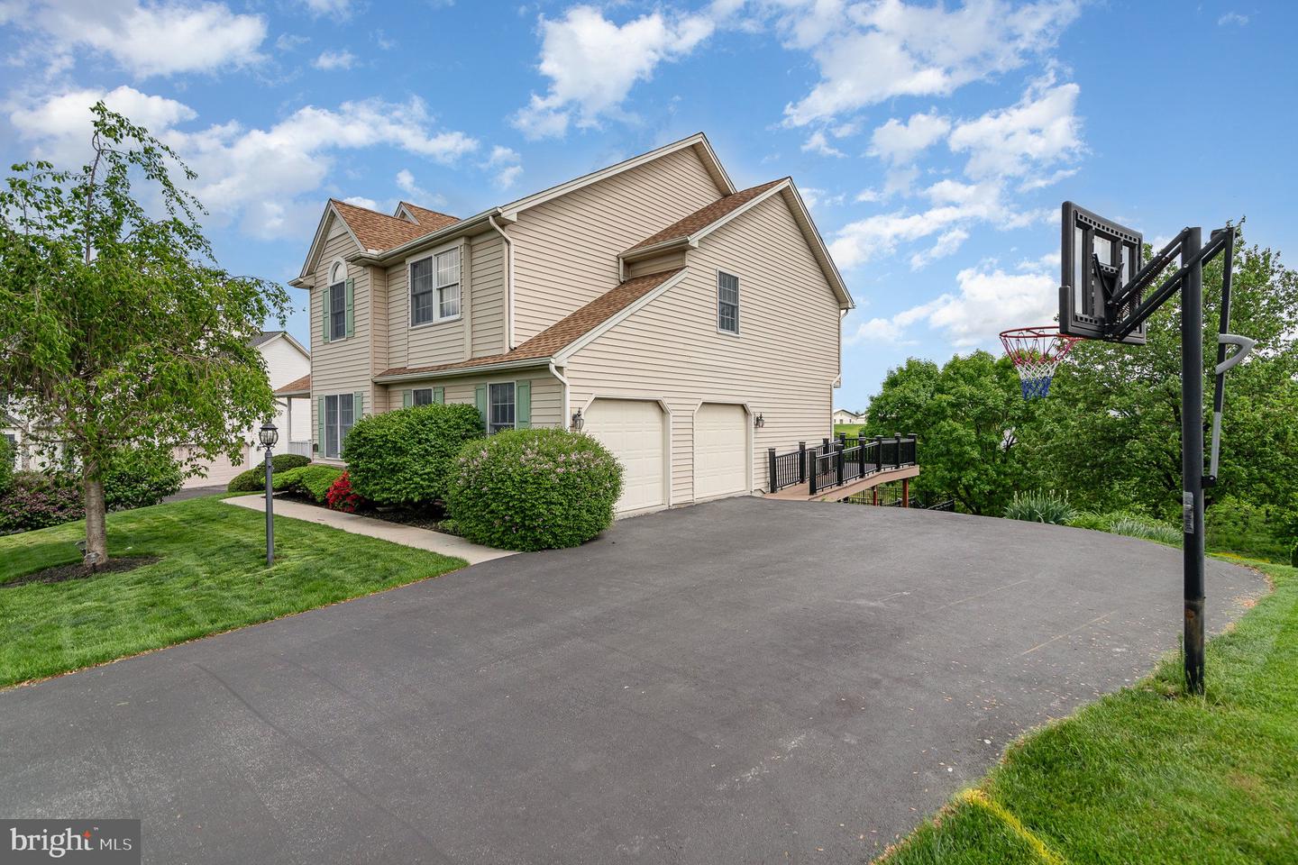 1518 Inverness Dr