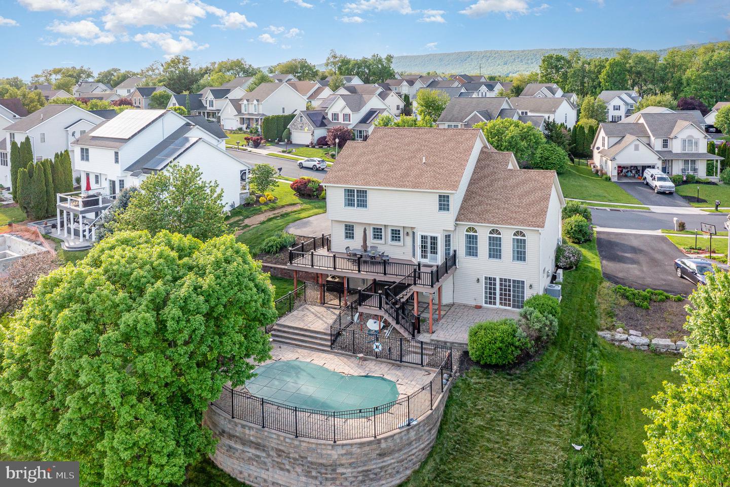 1518 Inverness Dr