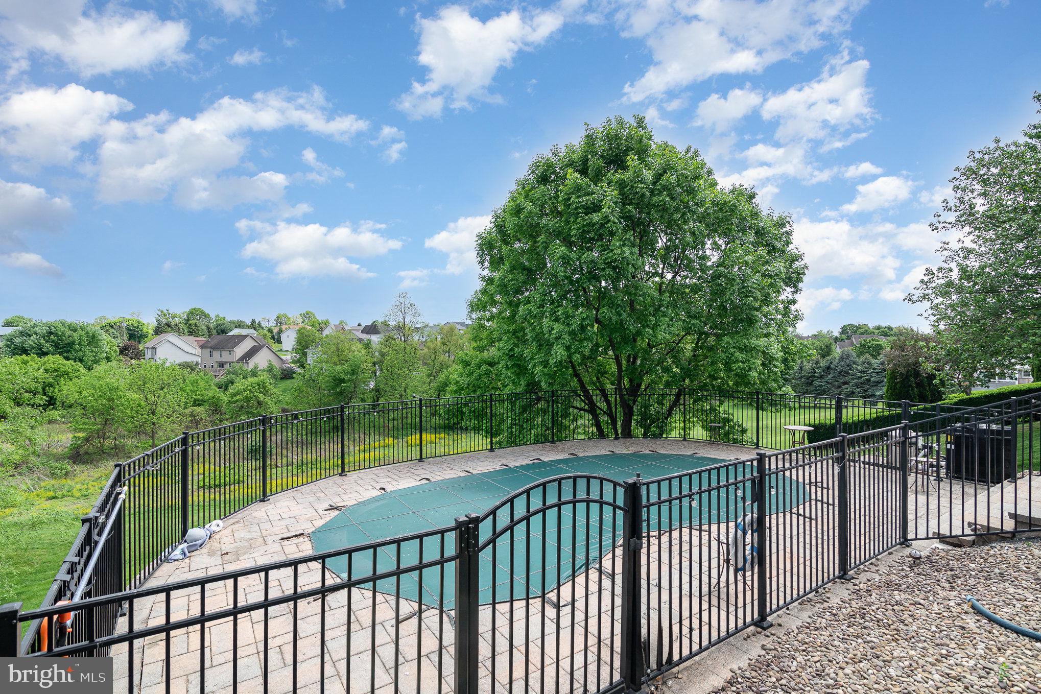 1518 Inverness Dr