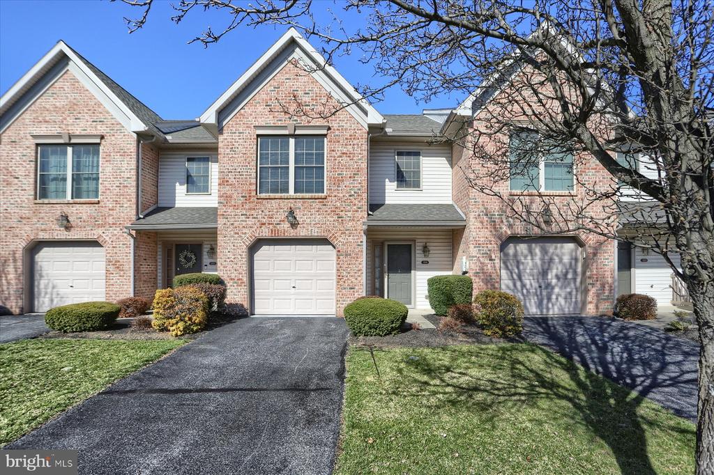 104 Melbourne Ln