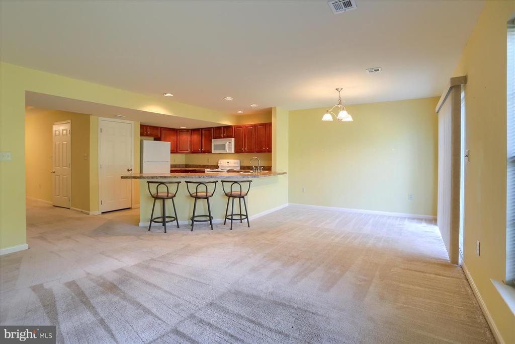 104 Melbourne Ln
