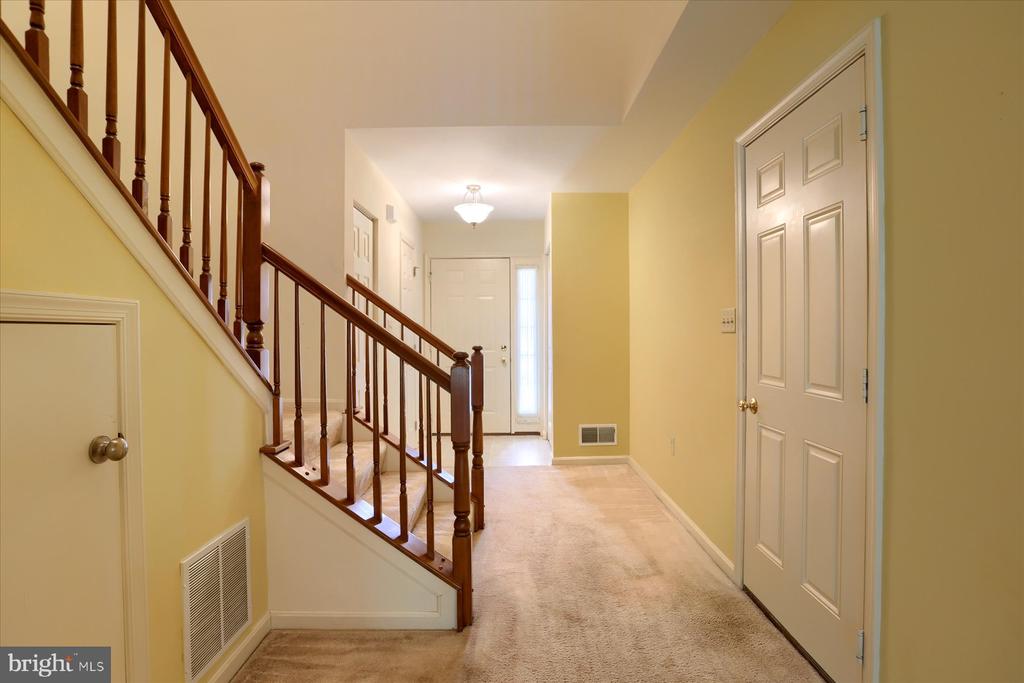 104 Melbourne Ln