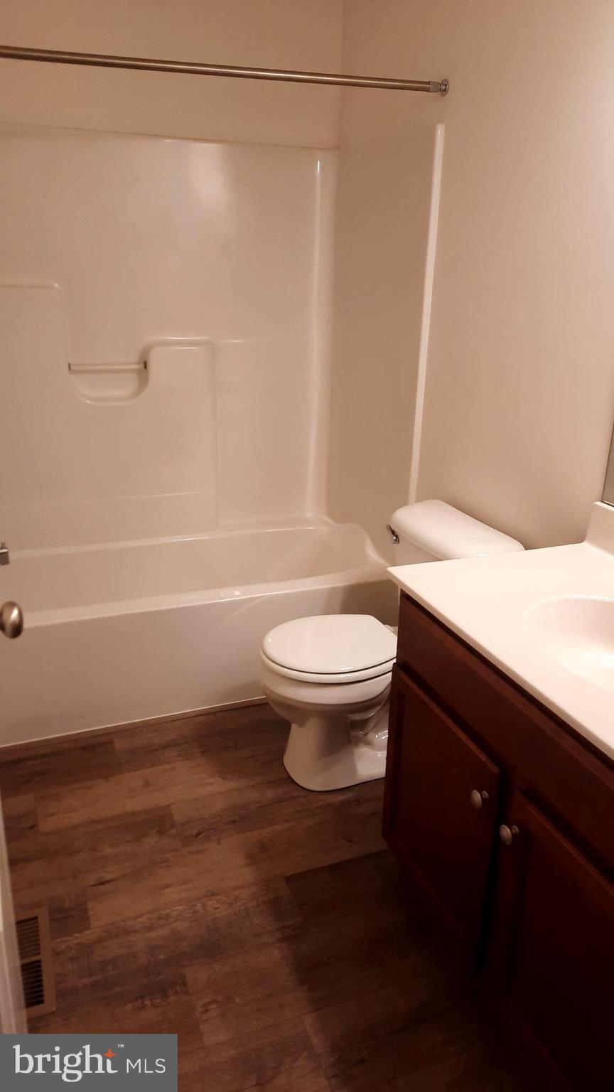 815 ADMIRALS QUAY DR