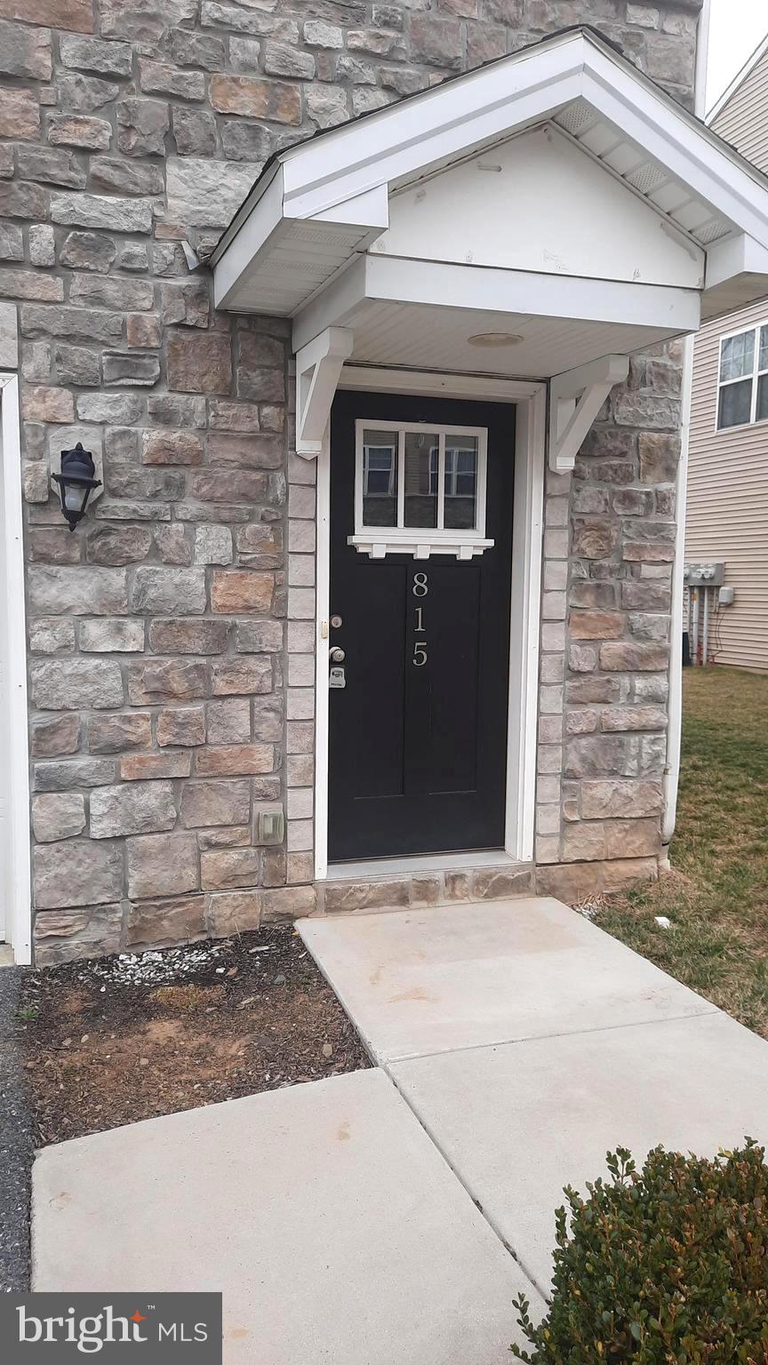 815 ADMIRALS QUAY DR