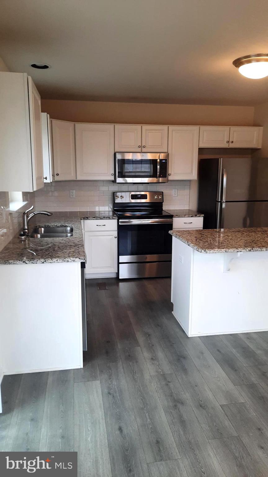 901 ADMIRALS QUAY DR