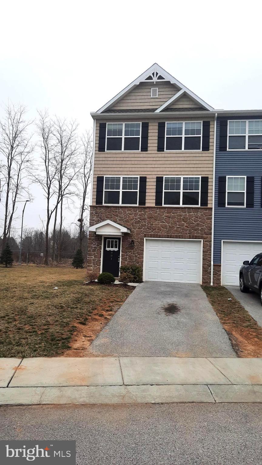 901 ADMIRALS QUAY DR