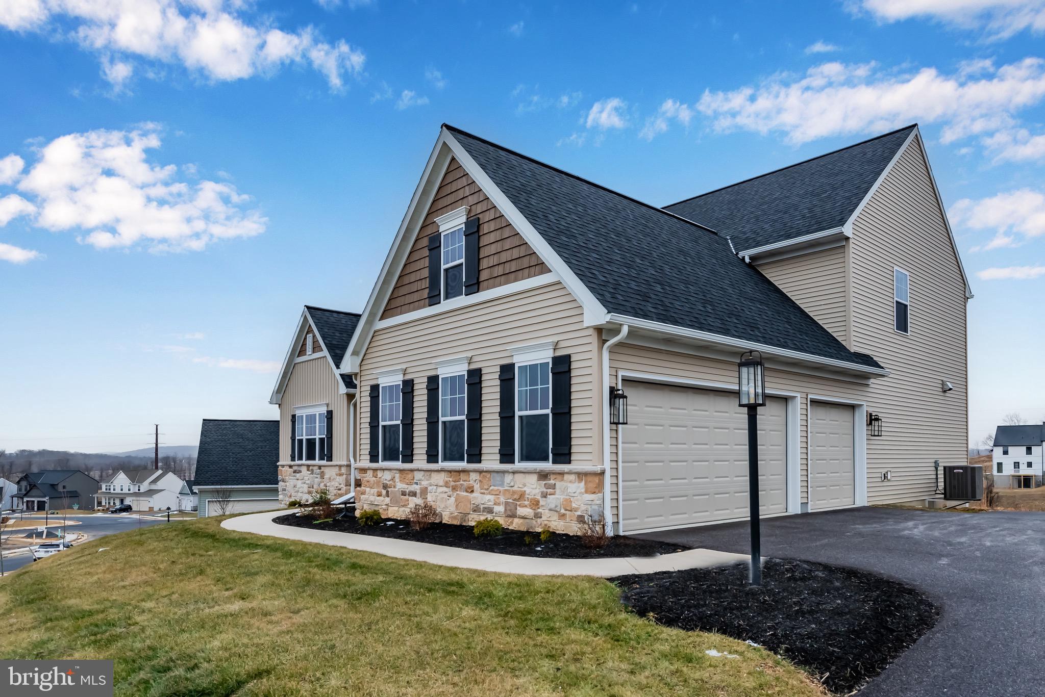 2002 N Fall Harvest Dr