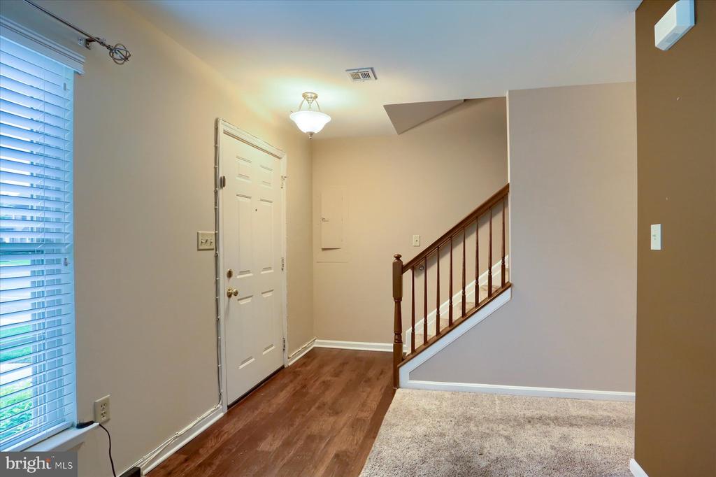 108 Melbourne Ln