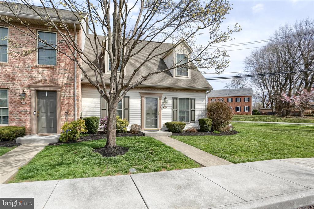 368 Melbourne Ln