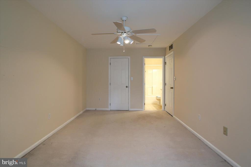368 Melbourne Ln