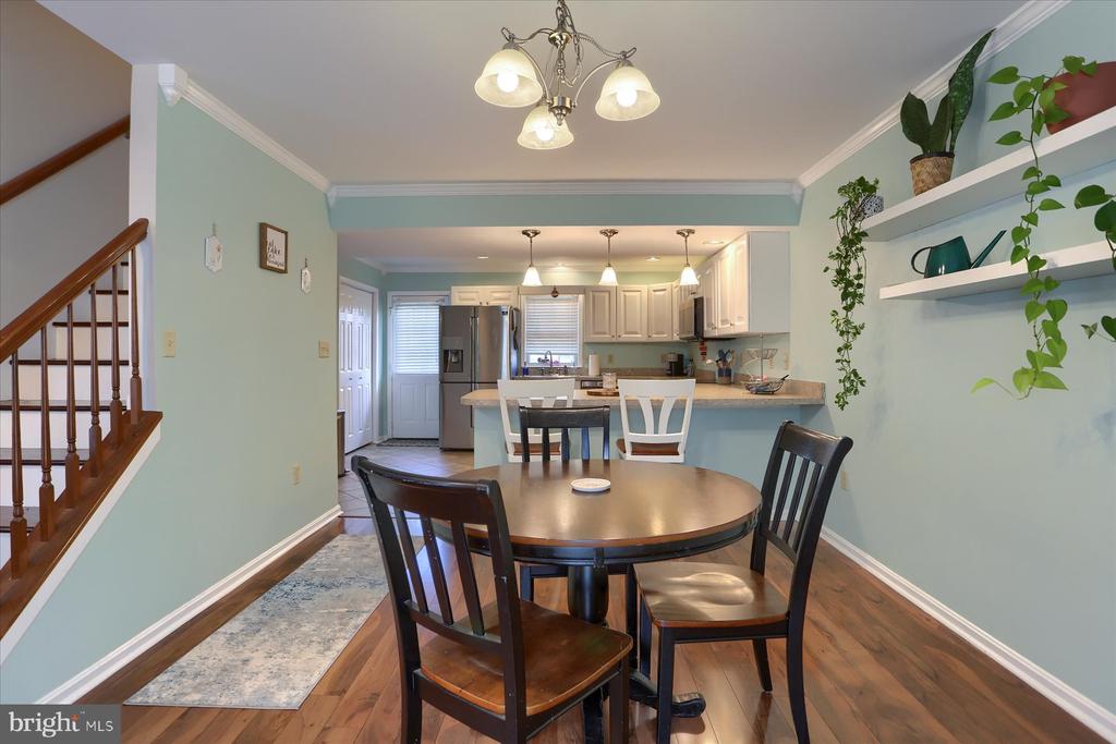 368 Melbourne Ln