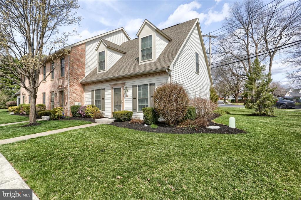 368 Melbourne Ln