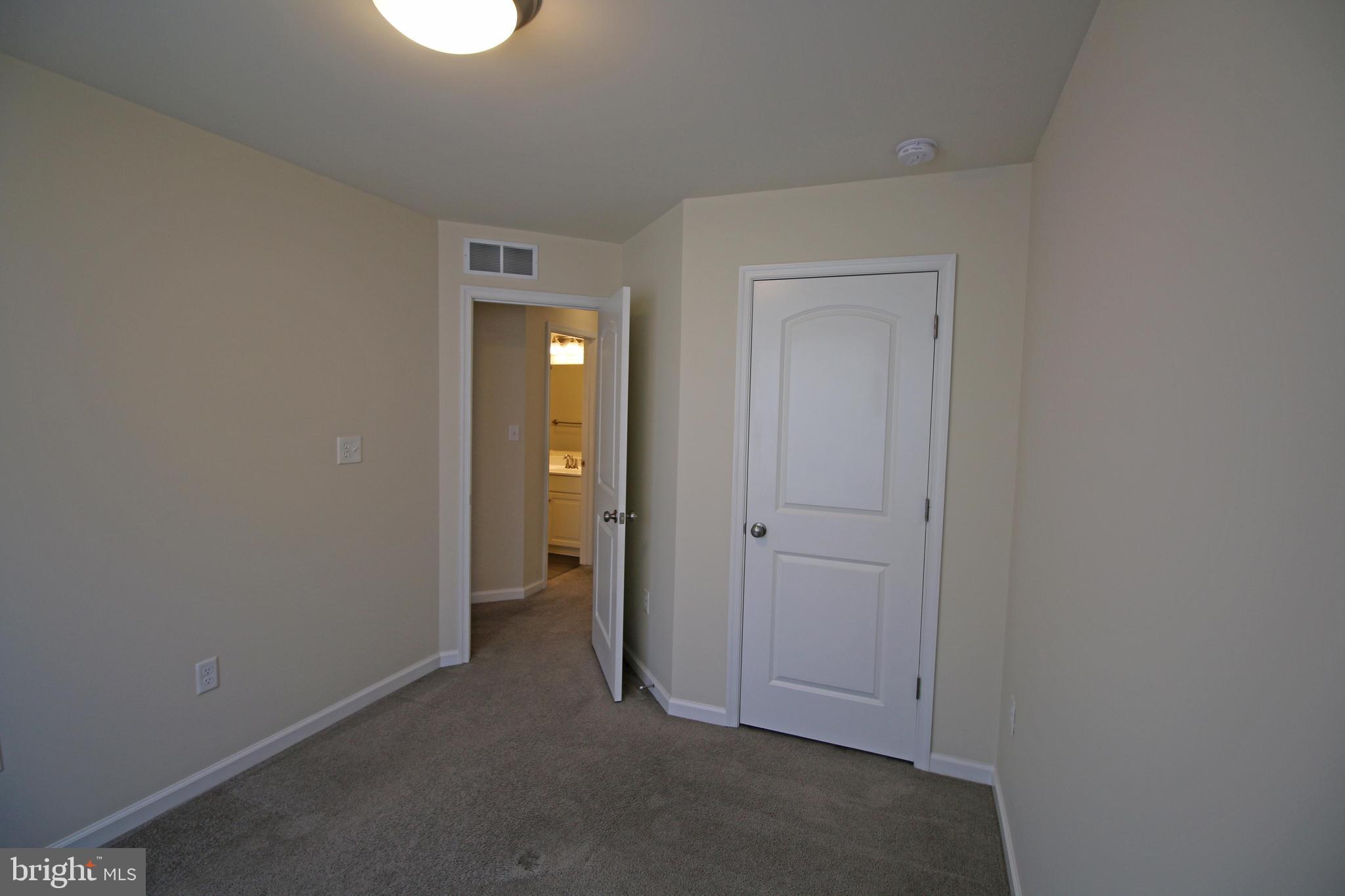 923 ADMIRALS QUAY DR