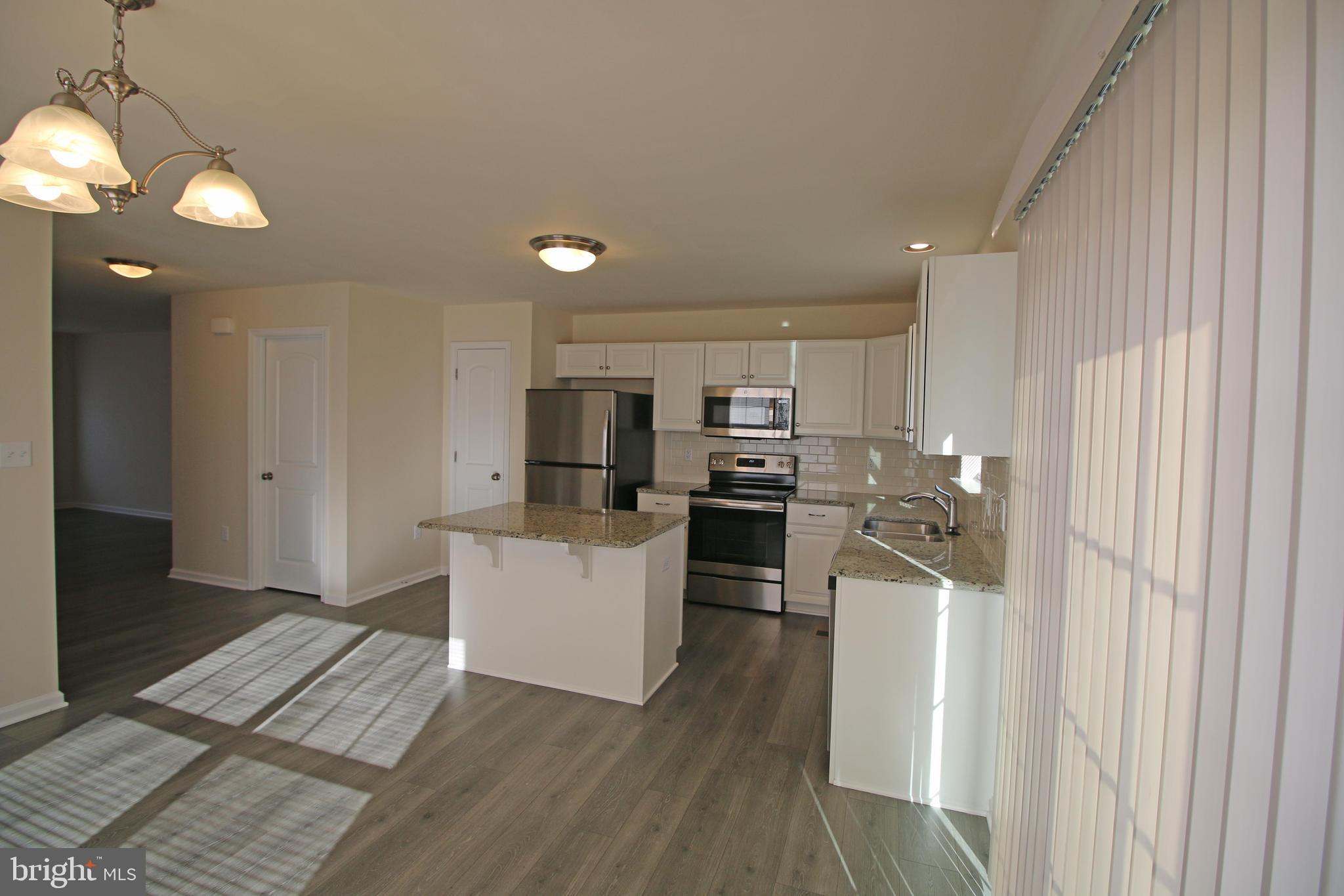 923 ADMIRALS QUAY DR