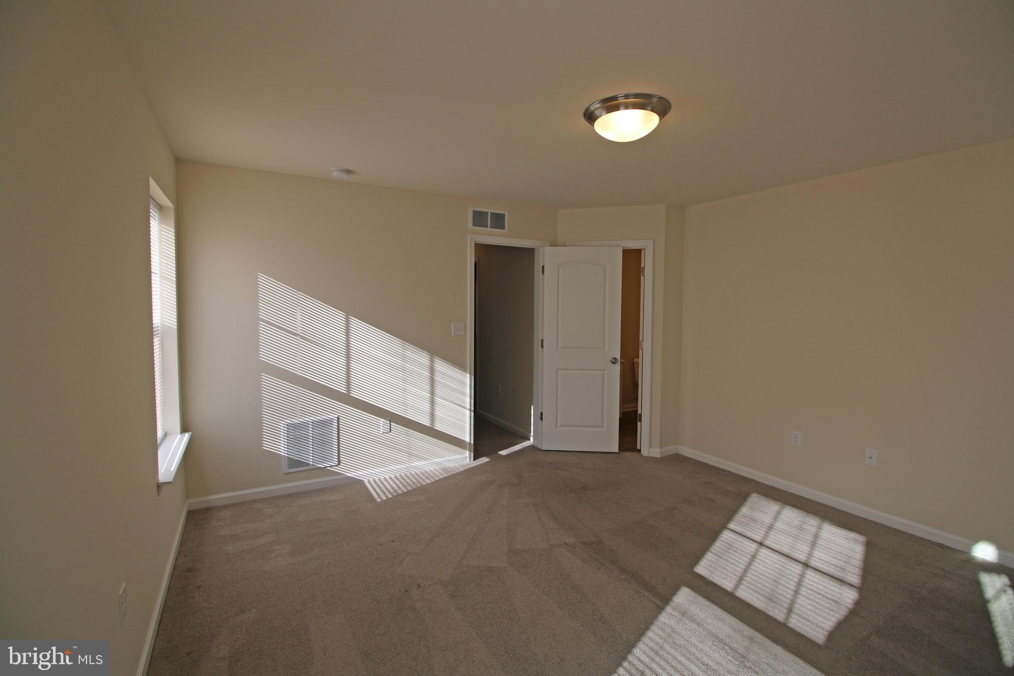 923 ADMIRALS QUAY DR