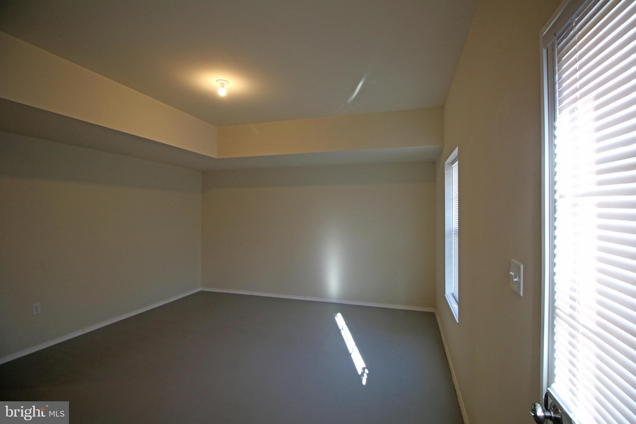 923 ADMIRALS QUAY DR