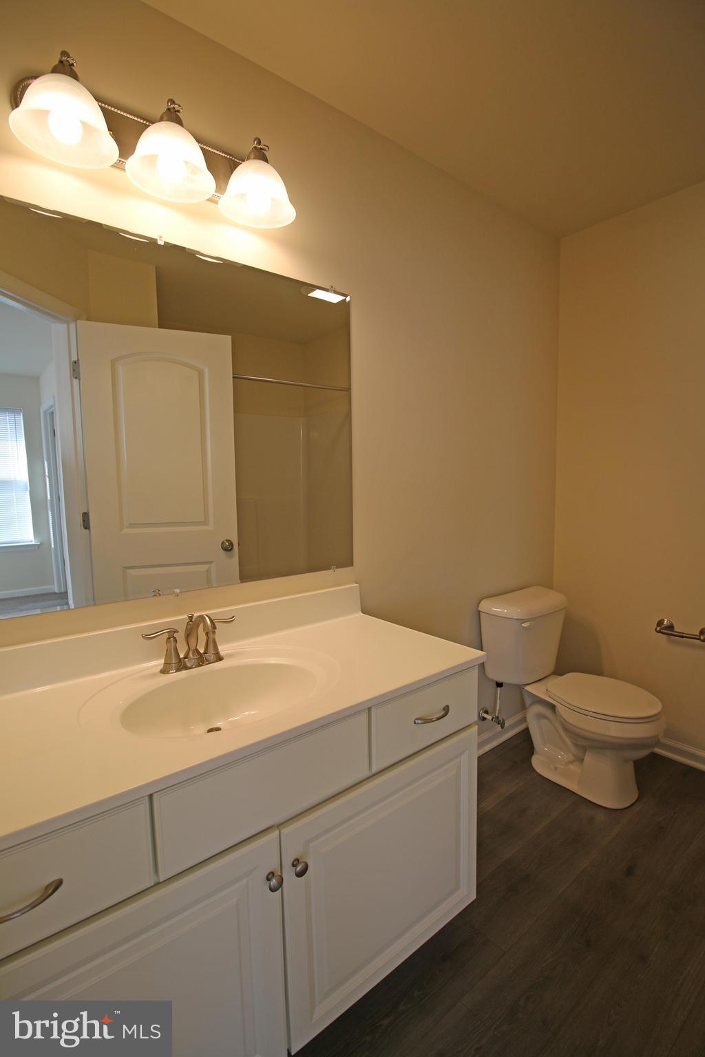 923 ADMIRALS QUAY DR