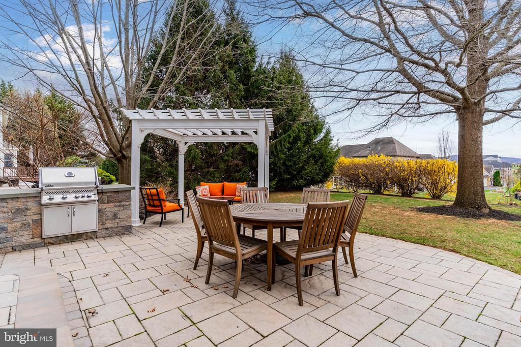 211 Shirley Ln
