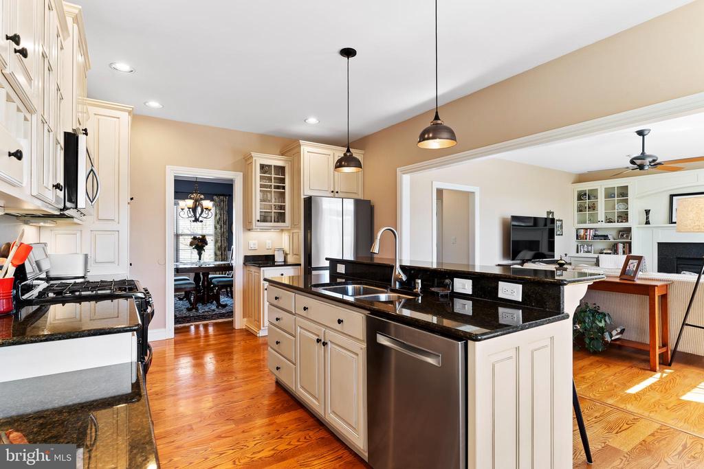 211 Shirley Ln