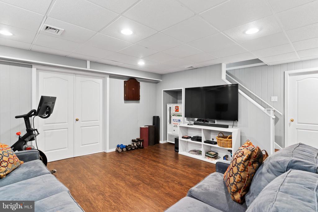 211 Shirley Ln