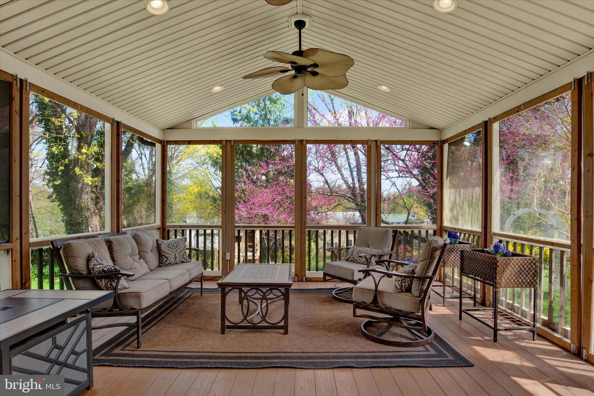 448 Pawnee Dr
