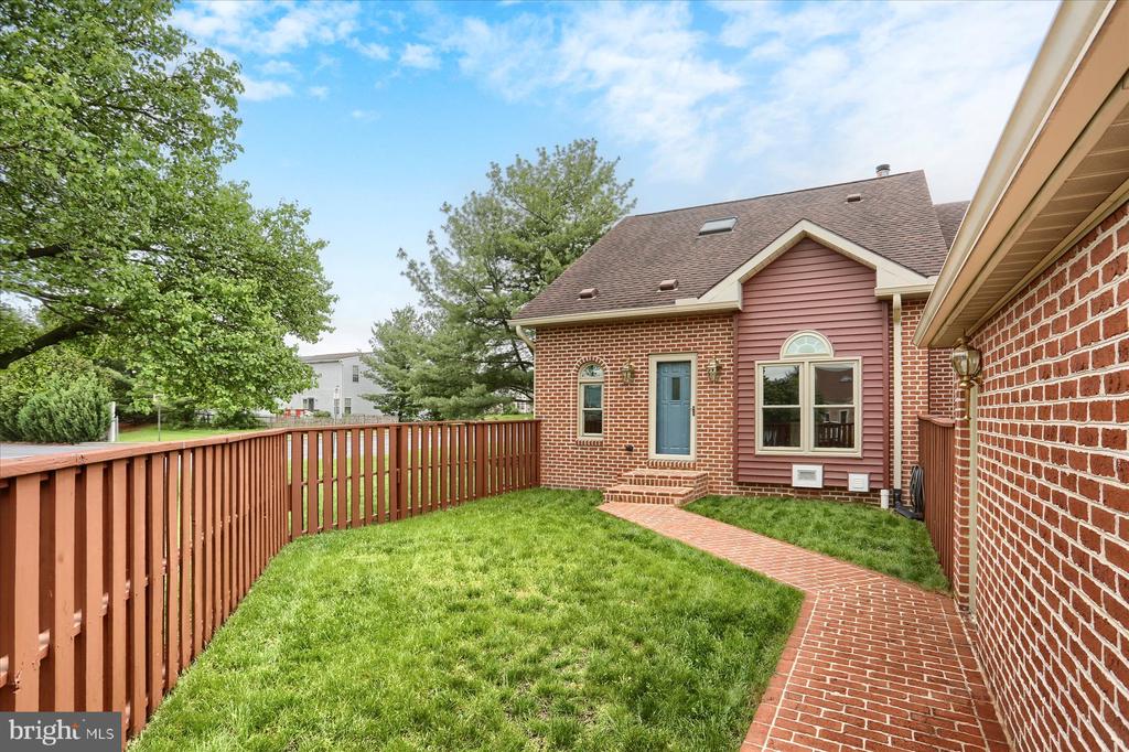510 Peppercorn Sq