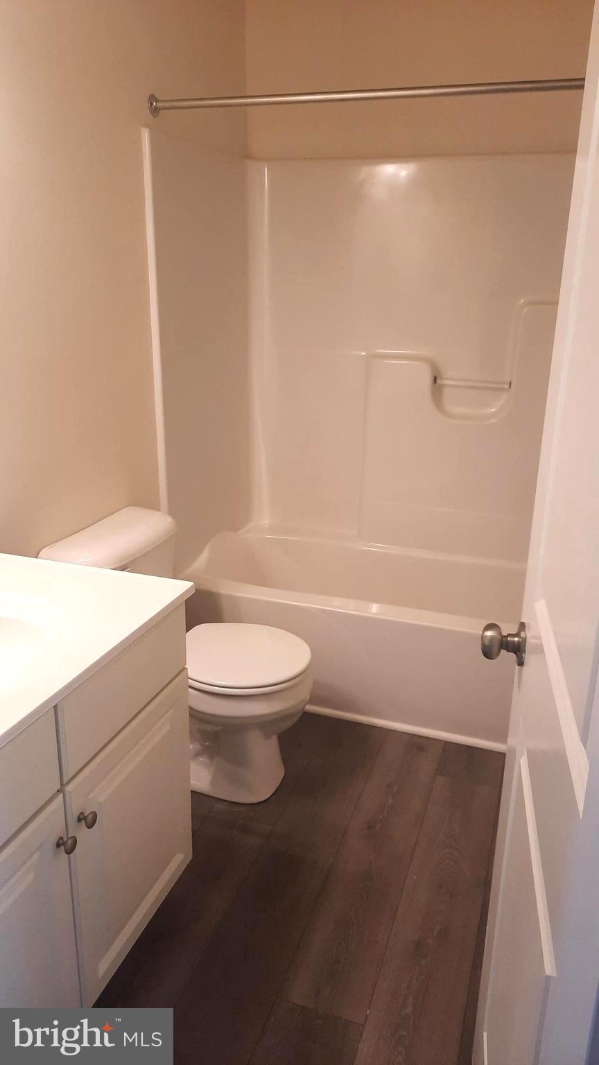 825 ADMIRALS QUAY DR