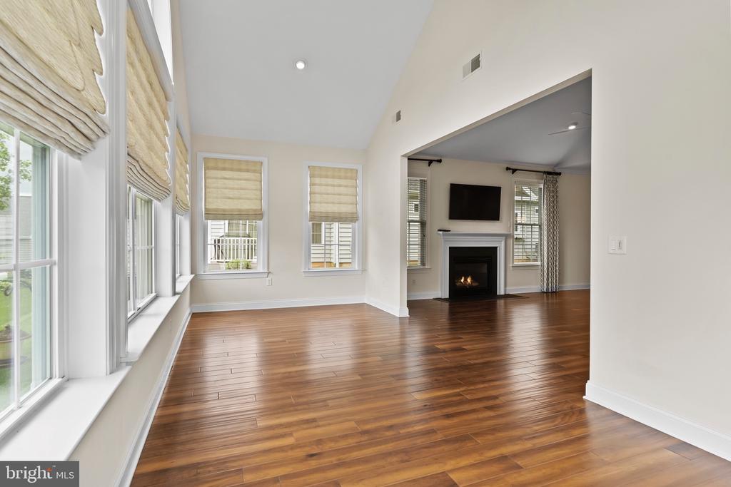 309 Valor Dr