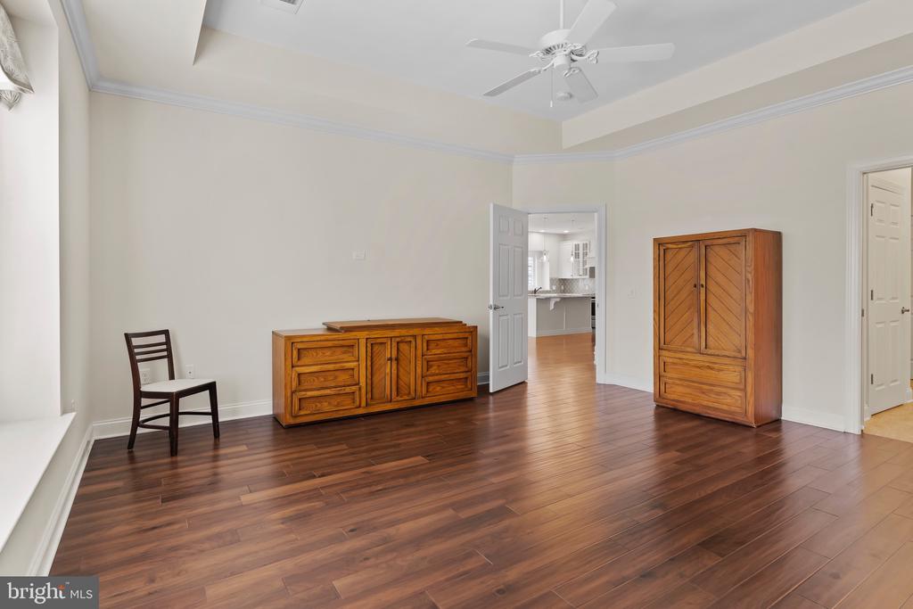 309 Valor Dr
