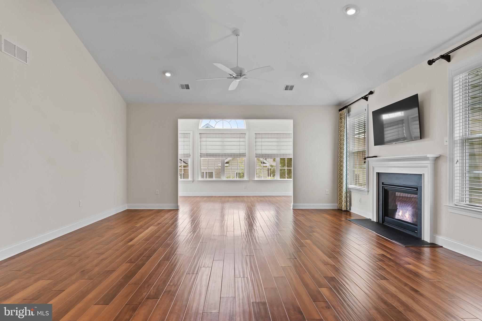309 Valor Dr
