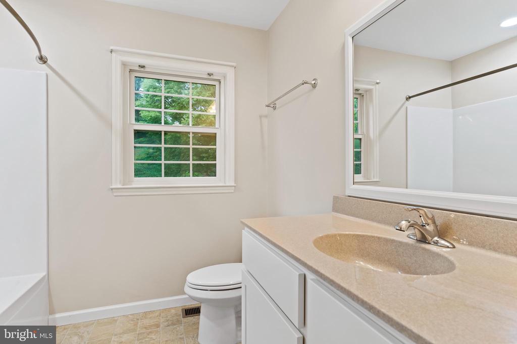 1110 Sterling Ct