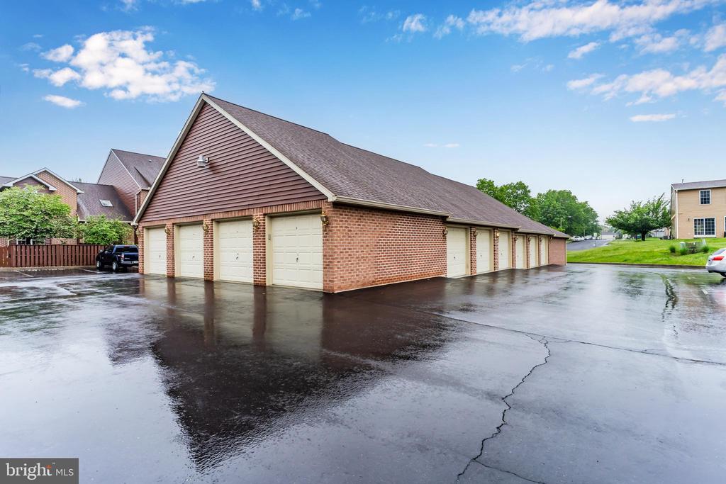 1110 Sterling Ct