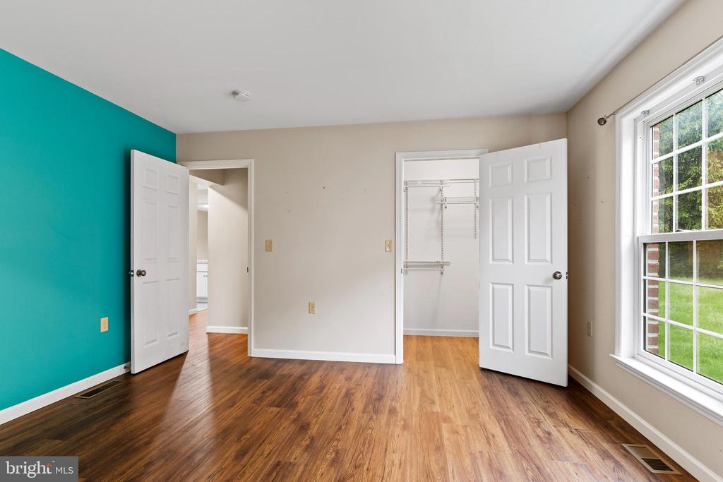 1110 Sterling Ct