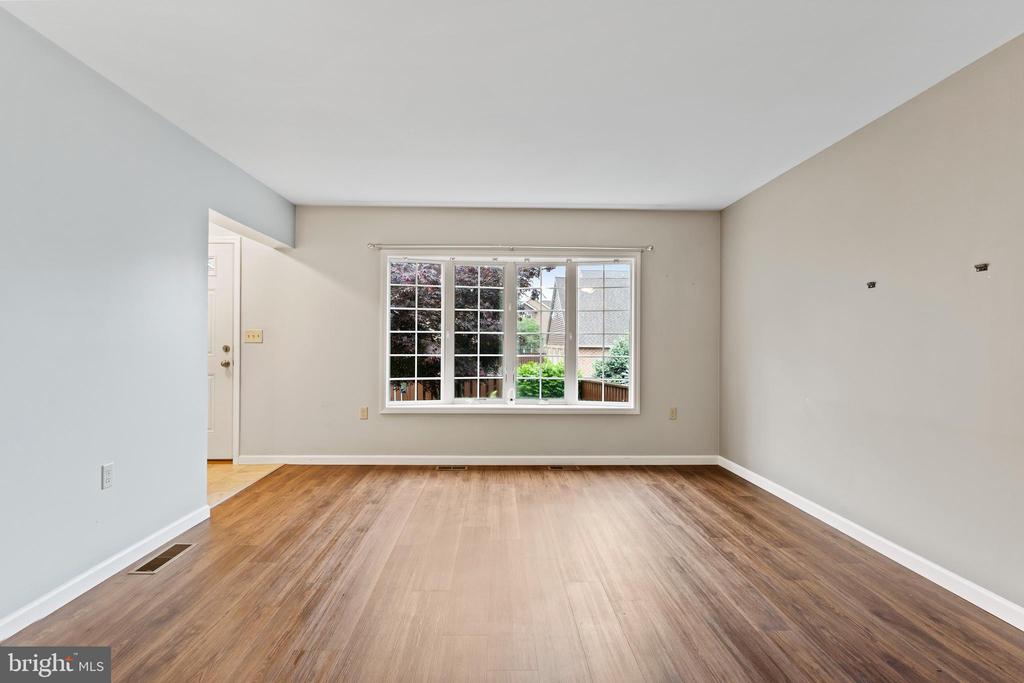 1110 Sterling Ct