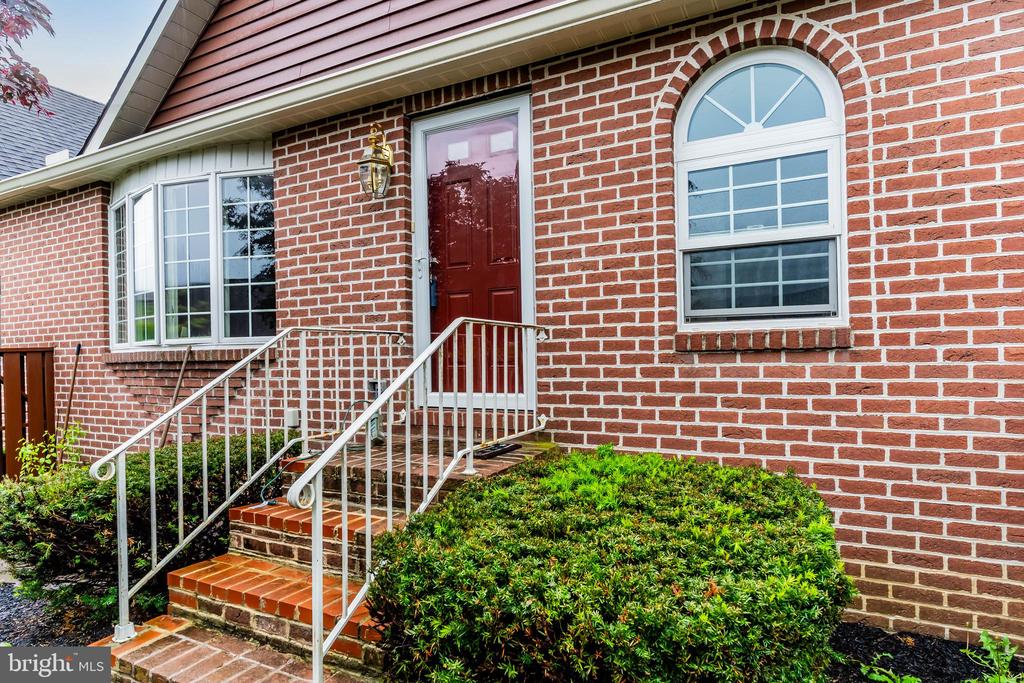 1110 Sterling Ct