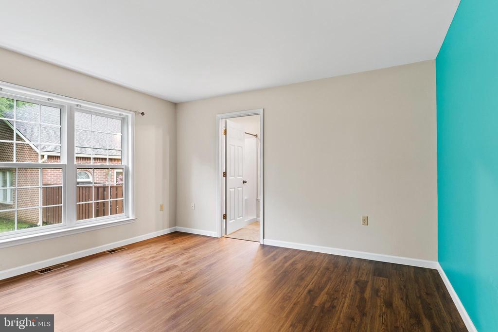 1110 Sterling Ct
