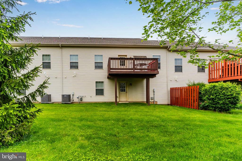 710 Gladstone Ct