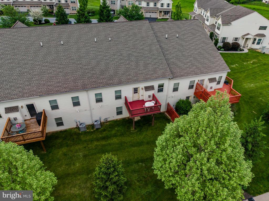 710 Gladstone Ct