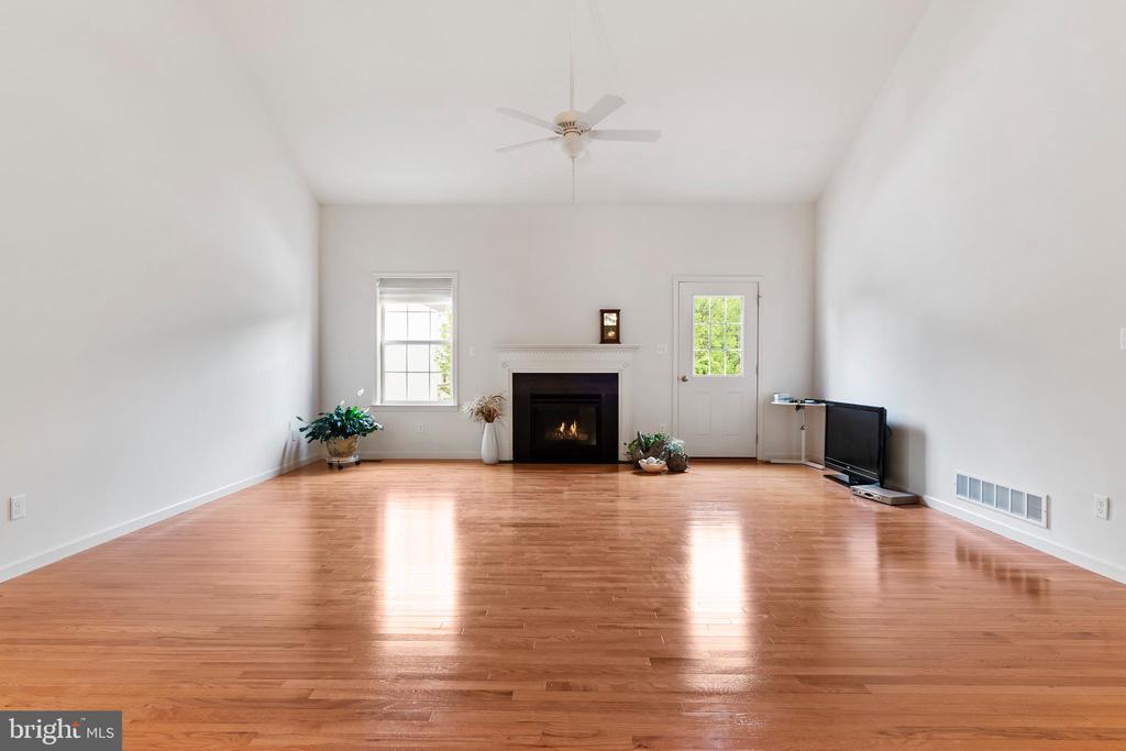 710 Gladstone Ct